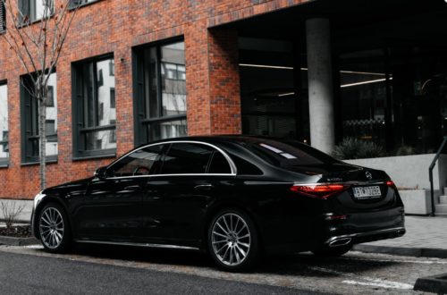 BOOK A LUXURY CHAUFFEURING SERVICE WITH HEX CARS BRISTOL